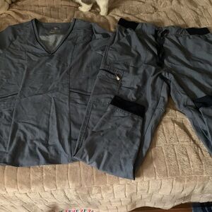BRAND NEW SCRUBS! ADAR XL